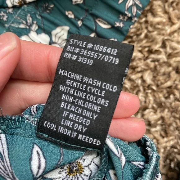 By & By Women’s Green Floral Blouse - Picture 10 of 10